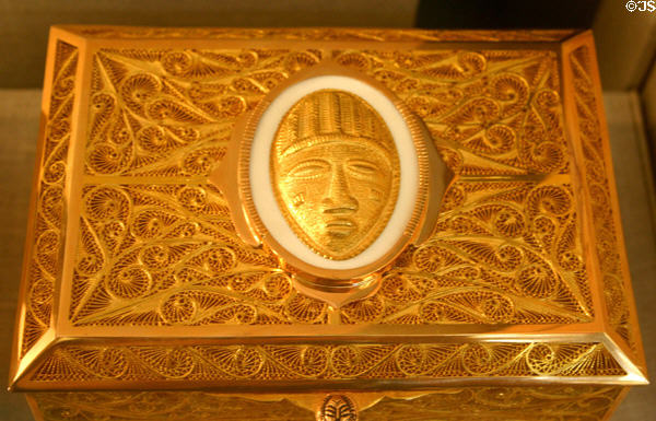 Gold filigree jewelry box given to Nixon by Ivory Coast President at Nixon Library. Yorba Linda, CA.