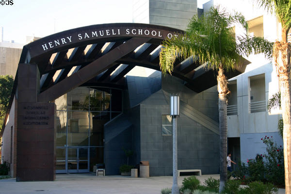 Henry Samueli School of Engineering in Rockwell Engineering Center at UC Irvine. Irvine, CA. Architect: Frank O. Gehry.