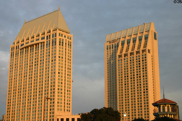 Hyatt Regency San Diego (1992 & 2002) (40 floors) (One Market Place). San Diego, CA. Architect: Skidmore, Owings & Merrill then Martinez & Cutri.