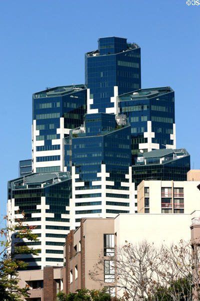 Wyndham Emerald Plaza (1991) (formerly Emerald Shapery Center) (30 floors) (400 W. Broadway). San Diego, CA. Architect: C.W. Kim.