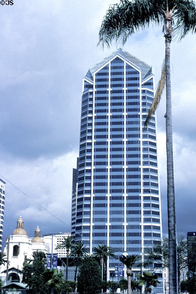 One America Plaza (1991) (34 floors) (600 W. Broadway). San Diego, CA. Architect: Murphy/Jahn.