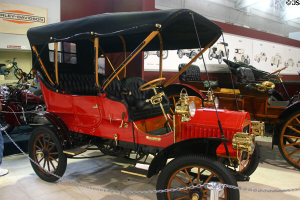 Tourist (1905) by Auto Vehicle Company of Los Angeles at San Diego Automotive Museum. San Diego, CA.