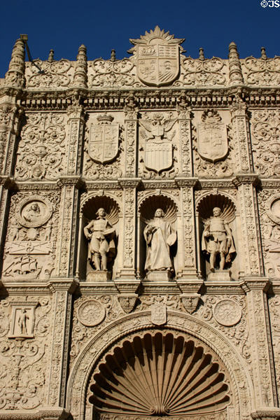 San Diego Museum of Art plateresque decorations with sculptures of Spanish painters Velazquez, Murillo & Zurbaran. San Diego, CA.