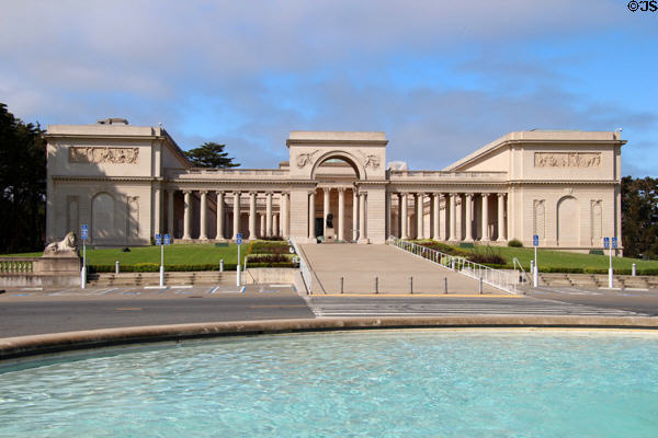 Legion of Honor Museum (1922) honors 3,600 California soldiers killed in WWI. San Francisco, CA.
