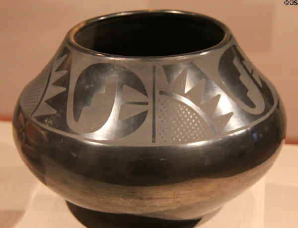Black-glazed earthenware pot (c1945) by María Martínez of New Mexico at de Young Museum. San Francisco, CA.