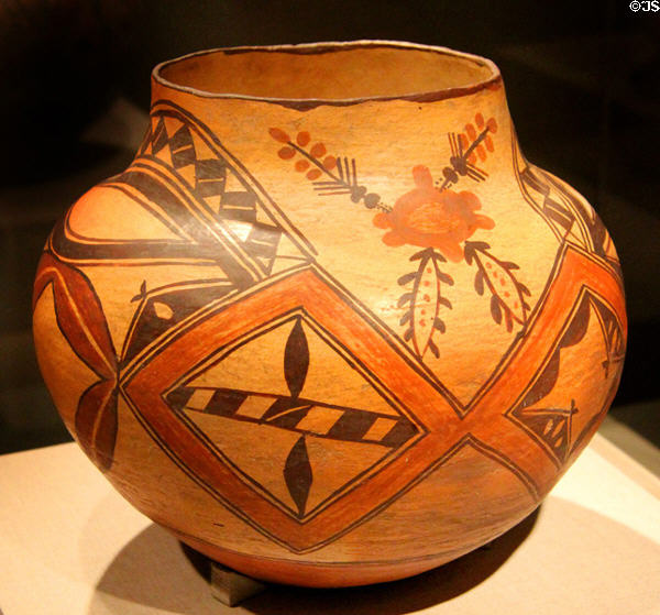 Laguna Pueblo earthenware storage jar (olla) (late 19thC) from New Mexico at de Young Museum. San Francisco, CA.