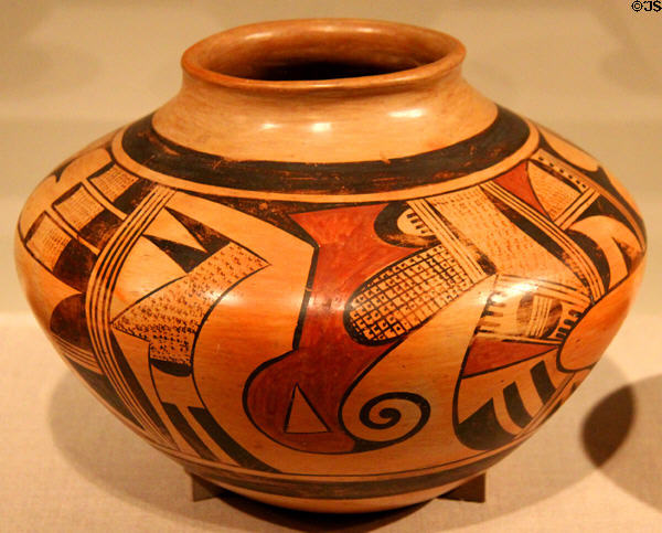 Hopi Pueblo earthenware jar (olla) (c1950) by Fannie Nampeyo of Arizona at de Young Museum. San Francisco, CA.