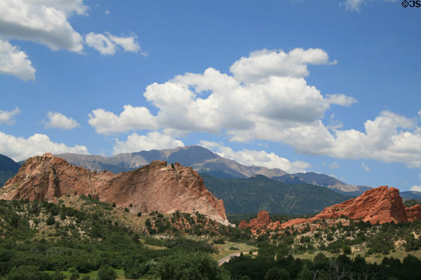 Landscape of Garden of the Gods park west of Colorado Springs. Manitou Springs, CO.