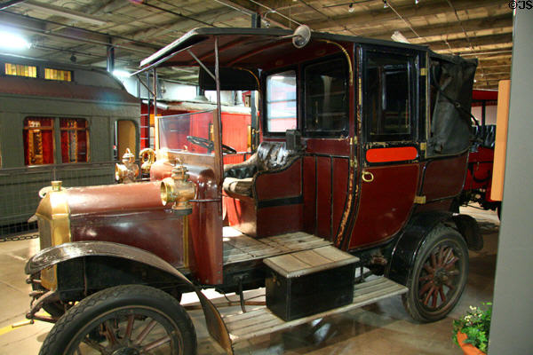 Unic Taxi-Cab (1909) from France used as an ambulance in WWI at Forney Museum. Denver, CO.