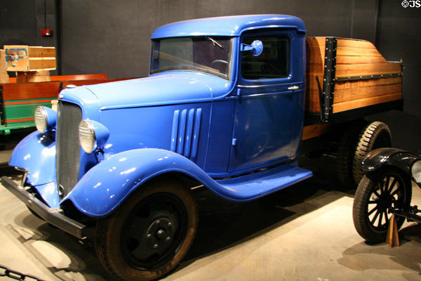 Chevrolet hydraulic dump Truck (1935) at Forney Museum. Denver, CO.