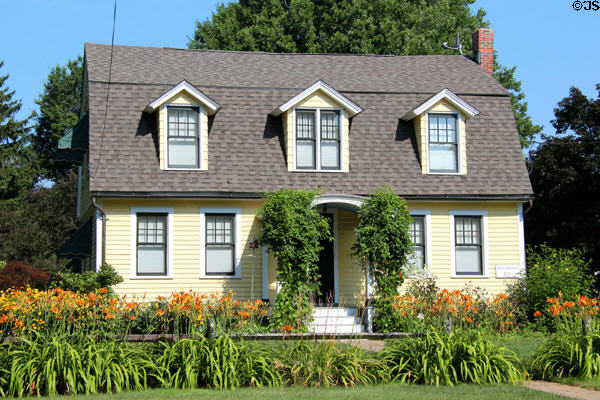 Moses Mitchell House (1791) (375 Palisado Ave.). Windsor, CT.