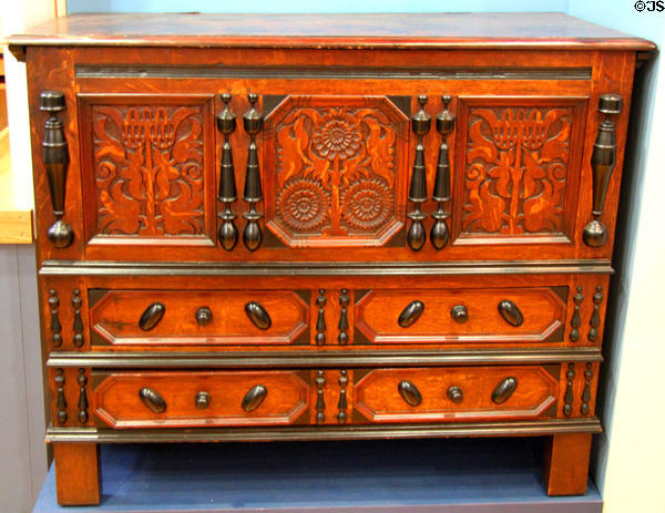 Chest with two drawers & carved sunflower (late 17th- early 18thC) attrib. to Peter Blin (1640-1725) of Wethersfield at Wethersfield Museum. Wethersfield, CT.
