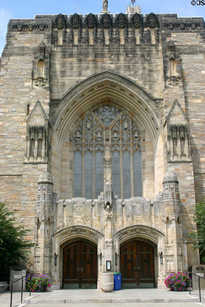 Sterling Memorial Library (1930) on Yale campus. New Haven, CT. Style: Modern Gothic. Architect: James Gamble Rogers.