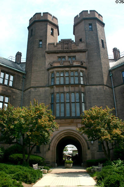 Osborn Memorial Laboratories (1914) (165 Prospect St.). New Haven, CT. Style: neo-Gothic. Architect: Charles C. Haight.