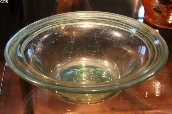 American blown glass milk pan (1780-99) at Yale University Art Gallery. New Haven, CT.