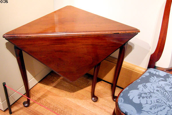 Corner drop-leaf table (1740-60) prob. from Boston or Salem, MA at Yale University Art Gallery. New Haven, CT.