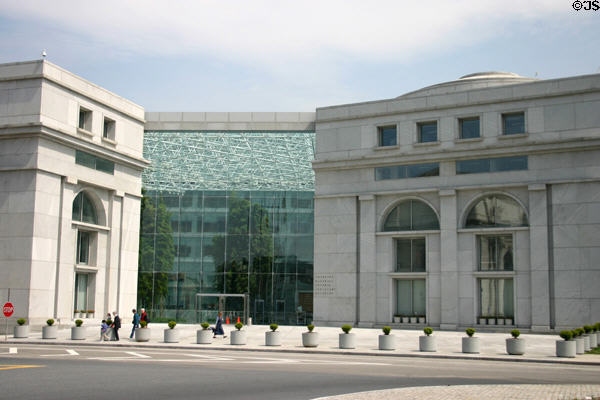 Thurgood Marshall Federal Judiciary Building (1992) (beside Union Station) with atrium. Washington, DC.