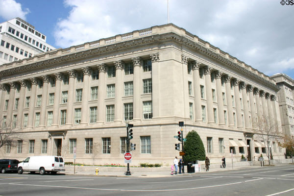US Chamber of Commerce Building (1925) (1615 H St. NW). Washington, DC. Style: Beaux arts. Architect: Cass Gilbert. On National Register.