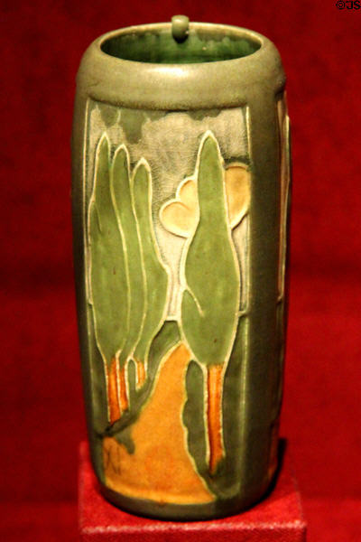 Glazed earthenware vase (c1910) by Grueby Pottery, Boston, MA at Smithsonian American Art Museum. Washington, DC.