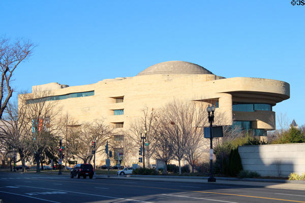 National Museum of the American Indian (2004) on National Mall. Washington, DC. Architect: Douglas Cardinal, et al.