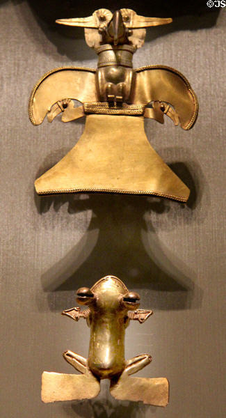 Gold bird ornament (500-1000) from Sinu River, Colombia & Gold frog effigy (800-1200) from Costa Rica at National Museum of the American Indian. Washington, DC.