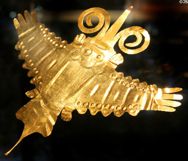 Nazca gold bird headdress ornament (150-300) from Peru at Dumbarton Oaks Museum. Washington, DC.