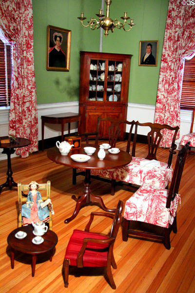 American parlor (1770-1800) with tilt-top table from England (1770-0) & corner cupboard (1800-10) from Pennsylvania at DAR Memorial Continental Hall. Washington, DC.