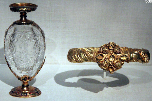 Egyptian rock crystal & gold flask (9th-10thC) & Syrian gold armlet (11thC) at Smithsonian Freer Gallery of Art. Washington, DC.