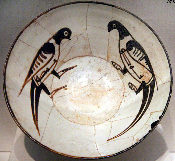 Glazed earthenware bowl with birds (10thC) from Iran or Afghanistan at Smithsonian Freer Gallery of Art. Washington, DC.