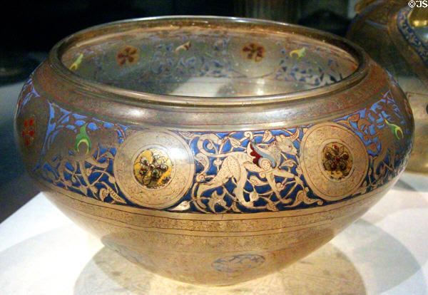 Enameled & gilded glass bowl (1350-1400) from Syria at Smithsonian Freer Gallery of Art. Washington, DC.