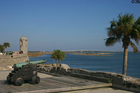 Cannon of Castillo de San Marcos guards Matanzas Inlet & Usina Bridge. St Augustine, FL.