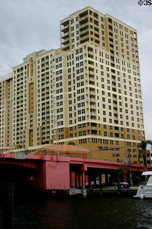 NuRiver Landings (2005) (24 floors) (1080 SE 3rd Ave.). Fort Lauderdale, FL. Architect: Schapiro Assoc. Architecture.