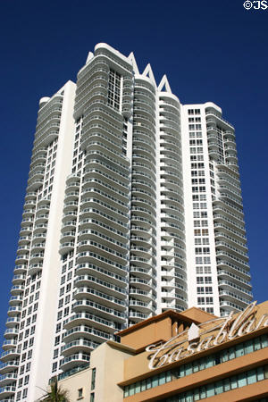 Akoya Condominiums (2004) (6365 Collins Ave.) (47 floors). Miami Beach, FL. Architect: BCArchitects AIA.