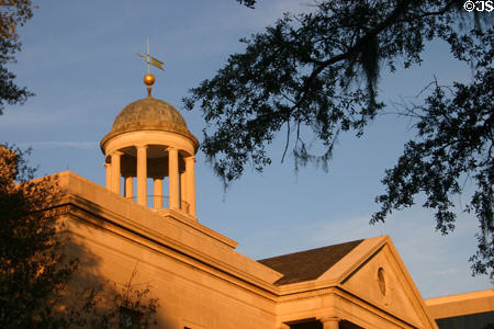 Roofline of United States Bankruptcy Courthouse. Tallahassee, FL.