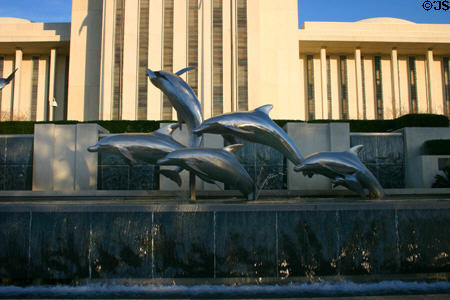 Stormsong Dolphin fountain (2003) by Hugh Nicholson at new State Capitol. Tallahassee, FL.