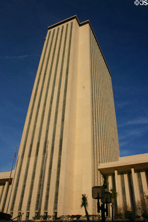 State Capitol Tower (1977) (23 floors). Tallahassee, FL. Architect: Edward Durell Stone.