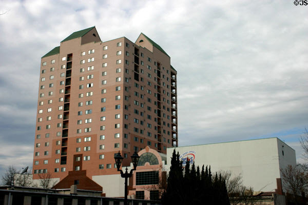 River Place Condominiums (1993) (18 floors) & Fort Discovery Science Center. Augusta, GA.