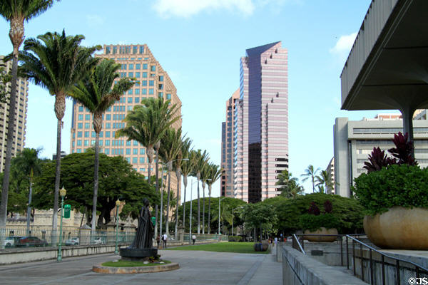 1100 Alakea Plaza seen from Hawaii state legislature building. Honolulu, HI.