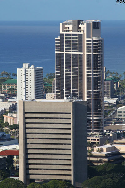 Frank F. Fasi Municipal Office Building (1977) (15 floors) (650 South King St.) with Keola Lai beyond. Honolulu, HI. Architect: NBBJ.
