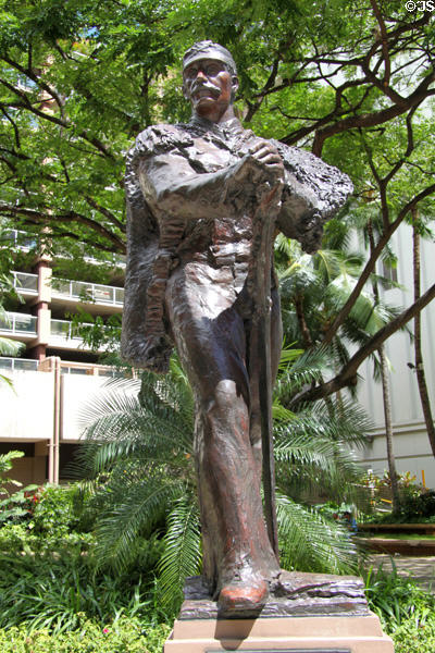 Robert William Kalanihiapo Wilcox (1855-1903) who led rebellions against foreign interests, statue (1995) by Jan Gordon Fisher (on Fort St. Mall). Honolulu, HI.