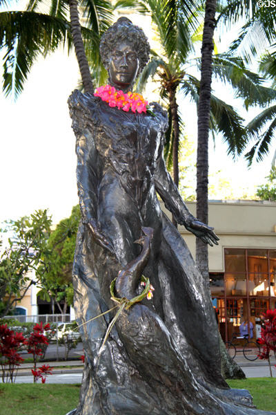 Princess Victoria Kawekiu Lunalilo Kalaninuiahilapalapa Ka'iulani Cleghorn (1875-99) statue (1999) by Jan Gordon Fisher. Waikiki, HI.