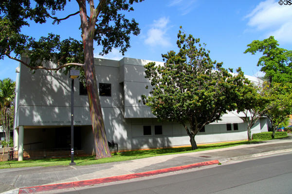 Sherman Laboratory (1984) at University of Hawai'i. Honolulu, HI.
