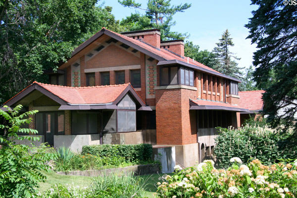 Benjamin Ricker House (1912) (1510 Broad St.). Grinnell, IA. Architect: Walter Burley Griffin.