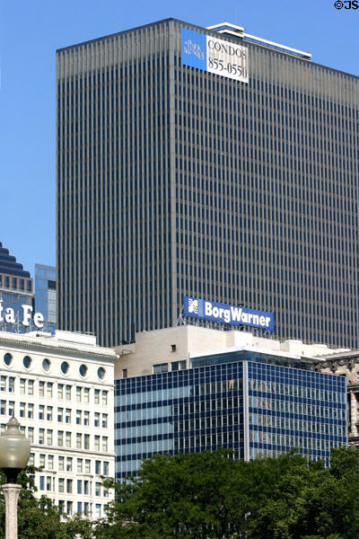 Park Monroe (former Mid-Continental Plaza) (1972) (50 floors) (55 East Monroe). Chicago, IL. Architect: Shaw & Assoc..