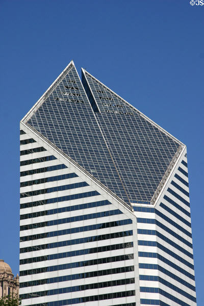 Smurfit-Stone Building (1984) (41 floors) (150 North Michigan Ave.). Chicago, IL. Architect: A. Epstein & Sons.