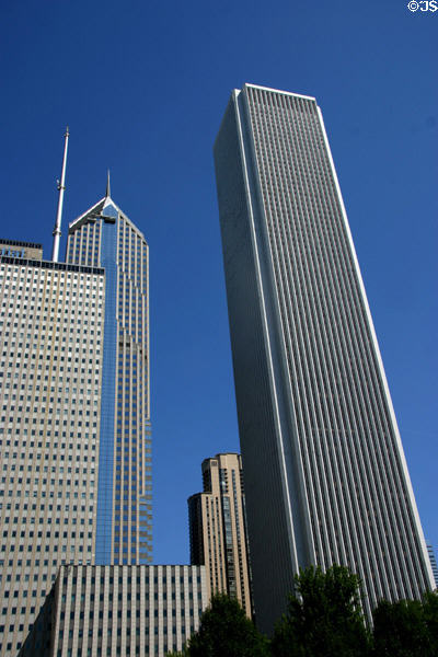 Aon Center (1973) (83 floors) (former Standard Oil Building) (200 East Randolph St.) to right of Prudential Plazas. Chicago, IL. Architect: Edward Durell Stone & Assoc. + Perkins & Will.