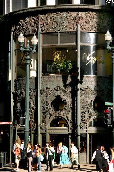 Art Nouveau corner entrance of Carson Pirie Scott department store. Chicago, IL.