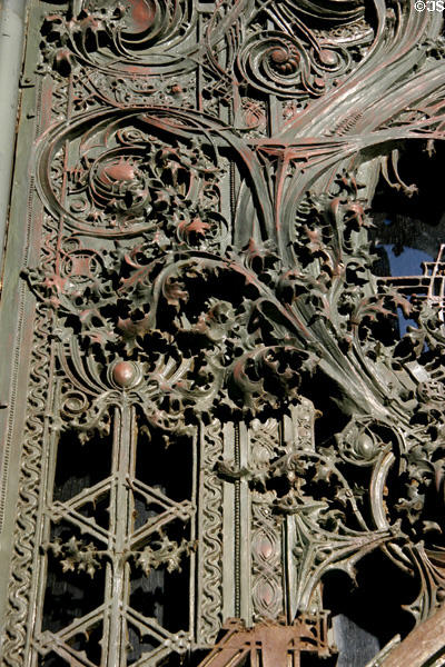 Thistles, leaves & scrollwork at Carson Pirie Scott entrance. Chicago, IL.