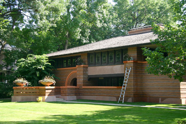 Arthur Heurtley House (1902) (318 Forest Ave.). Oak Park, IL. Architect: Frank Lloyd Wright. On National Register.