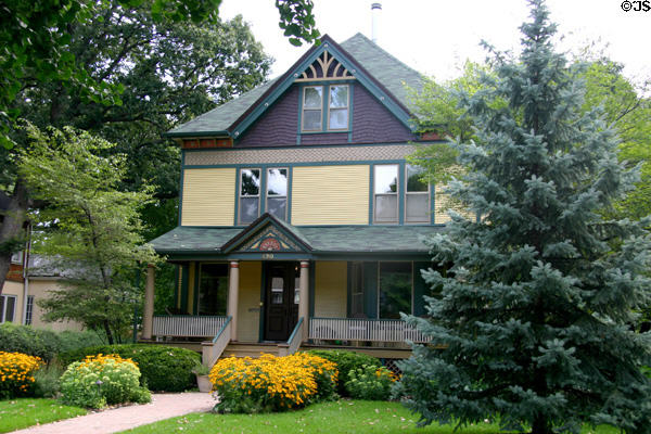 Victorian house (420 North Kenilworth Ave.). Oak Park, IL.